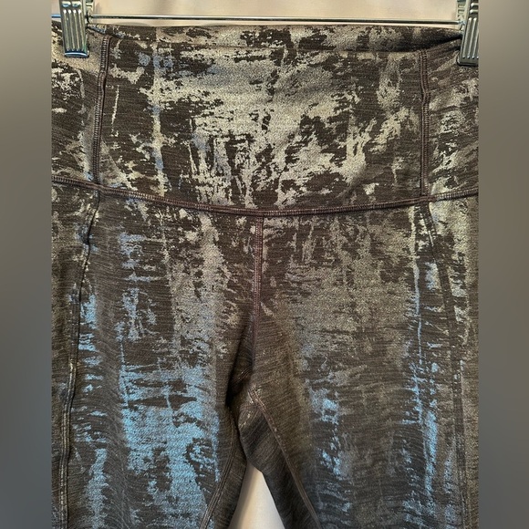 Lululemon Moment To Movement Tight 32” Size 8 Gray Foil Stirrup Legs Yoga - Picture 2 of 9